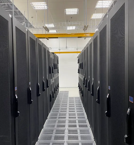 Corredor de racks do datacenter